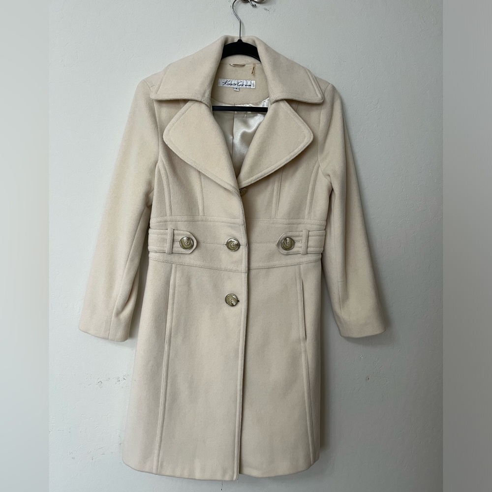 Kenneth Cole New York size 8 Cream color